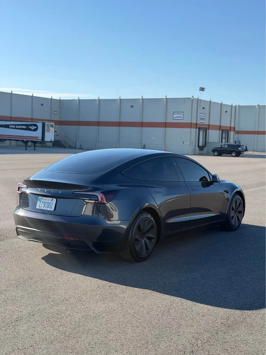 2025 Tesla Model 3 - Image 4 of 15