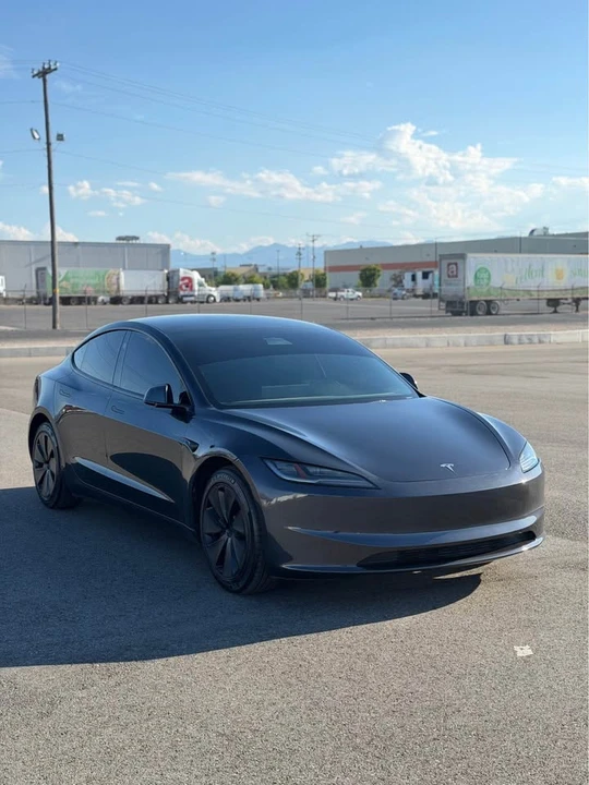 2025 Tesla Model 3 - Image 5 of 15