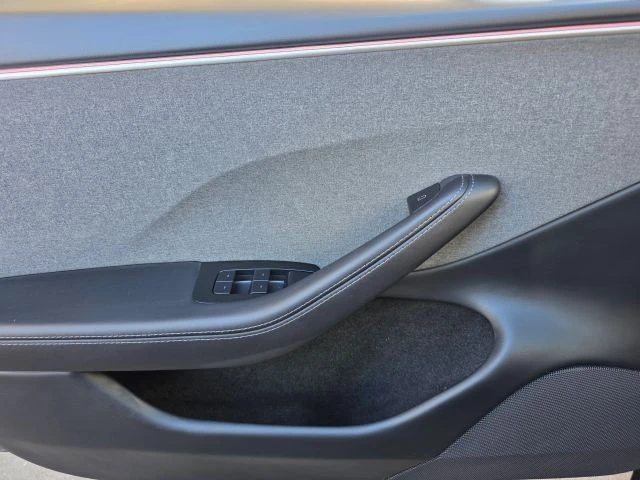 2025 Tesla Model 3 - Image 18 of 21