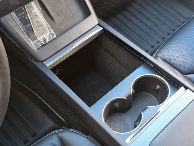 2025 Tesla Model 3 - Image 17 of 21