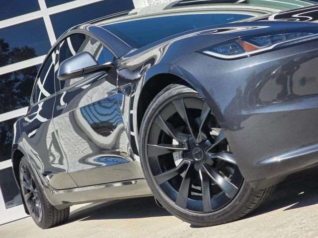 2025 Tesla Model 3 - Image 9 of 21