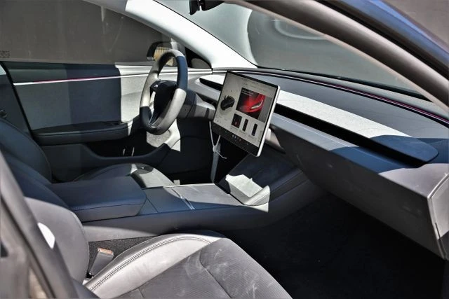 2025 Tesla Model 3 - Image 14 of 19