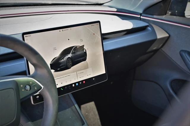 2025 Tesla Model 3 - Image 8 of 19