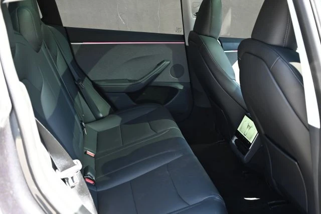 2025 Tesla Model 3 - Image 16 of 19