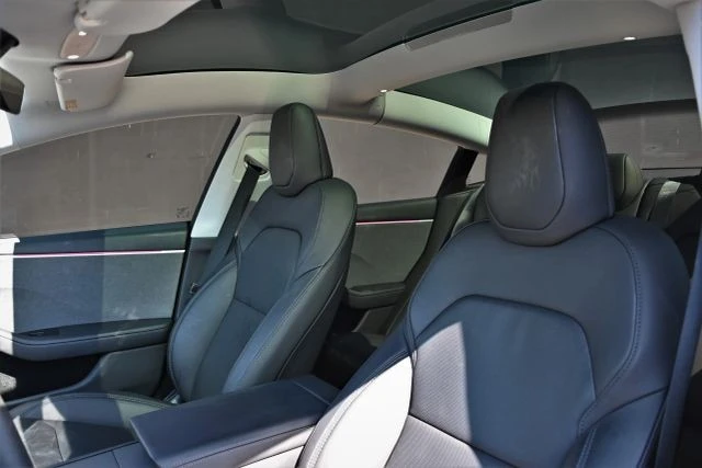 2025 Tesla Model 3 - Image 12 of 19