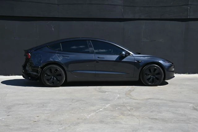 2025 Tesla Model 3 - Image 4 of 19