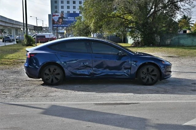 2025 Tesla Model 3 - Image 7 of 16