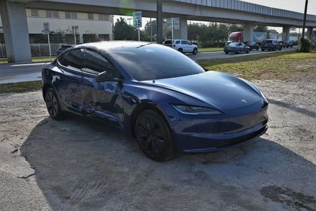 2025 Tesla Model 3 - Image 3 of 16