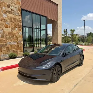 2025 Tesla Model 3 Long Range Sedan 4D