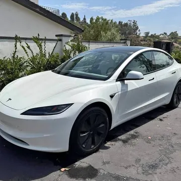 2025 Tesla Model 3