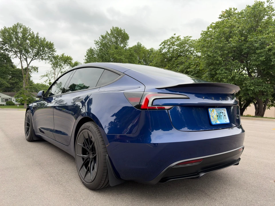 2025 Tesla Model 3 Performance - Image 11 of 31