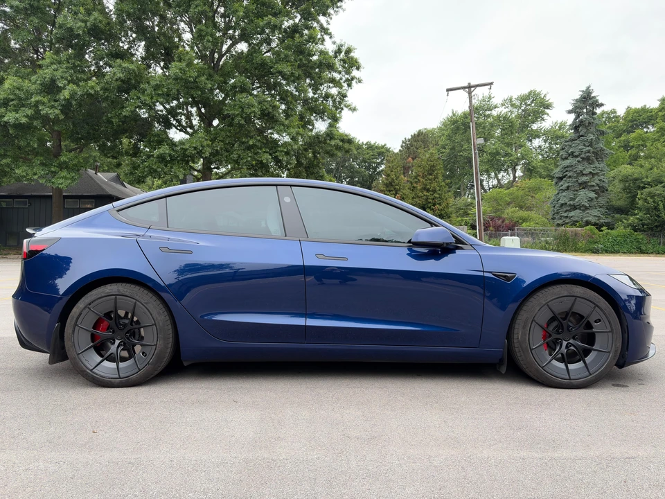 2025 Tesla Model 3 Performance - Image 13 of 31