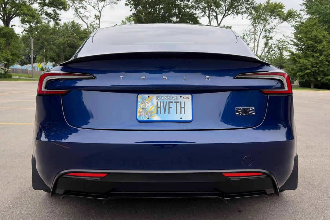 2025 Tesla Model 3 Performance - Image 5 of 31