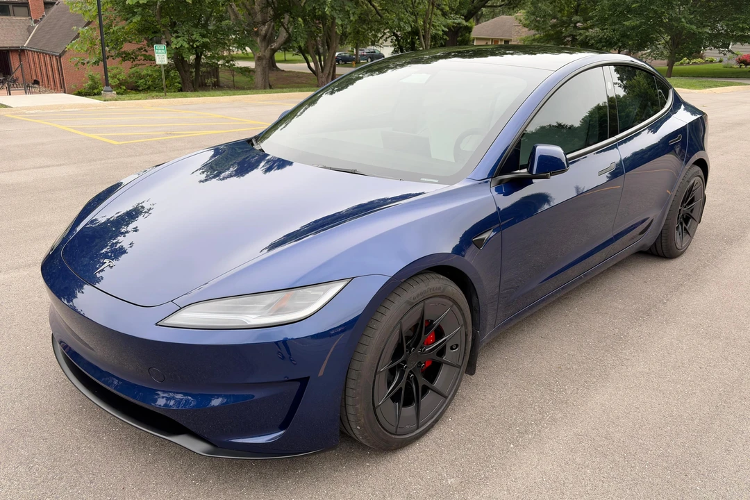 2025 Tesla Model 3 Performance - Image 8 of 31