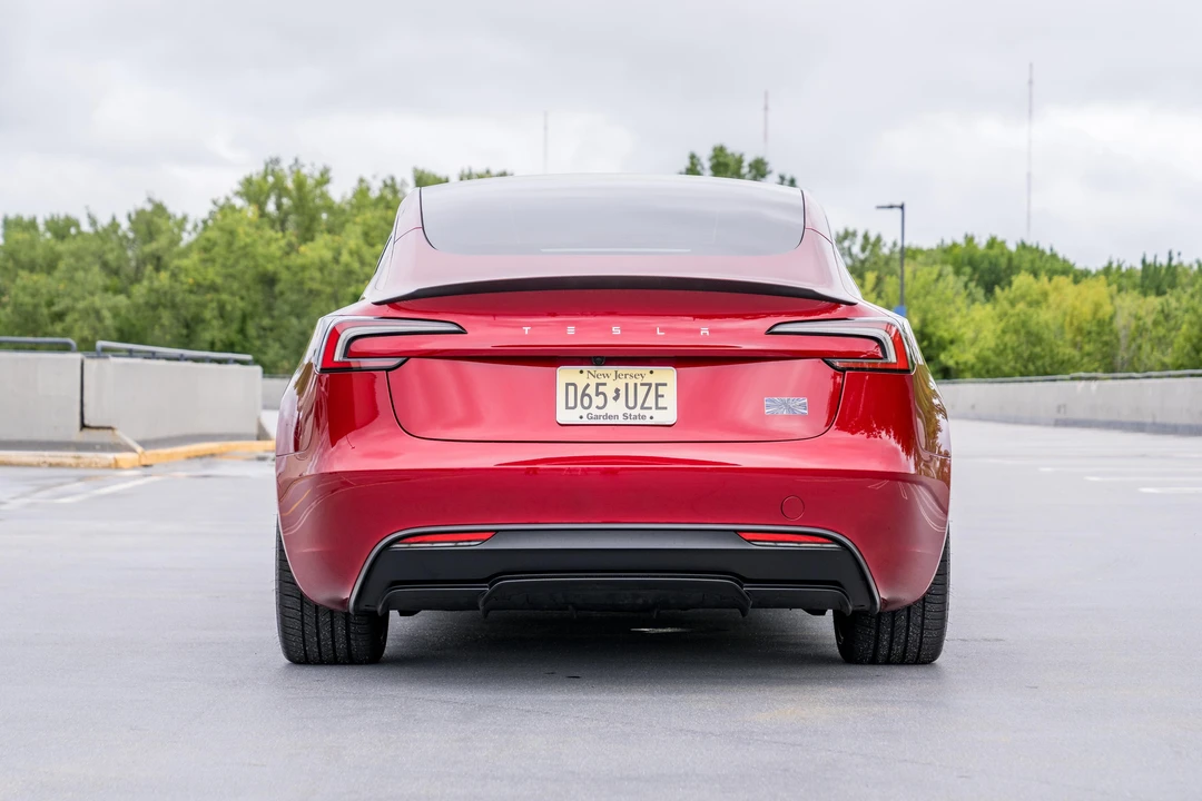 2025 Tesla Model 3 Performance - Image 12 of 31