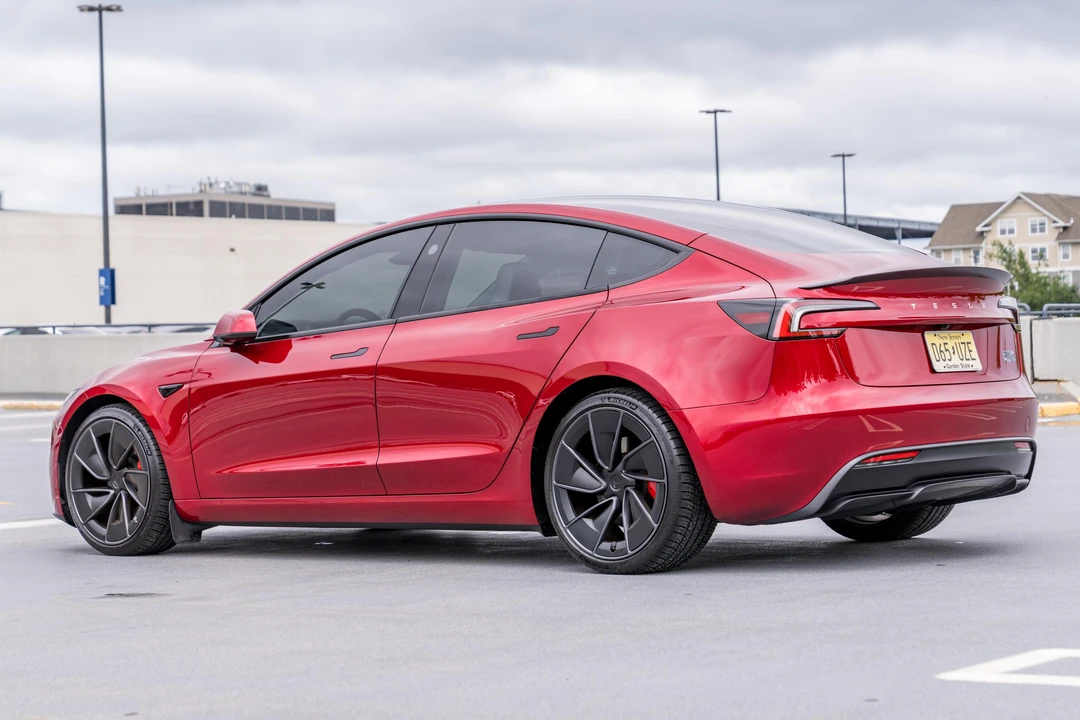 2025 Tesla Model 3 Performance - Image 11 of 31