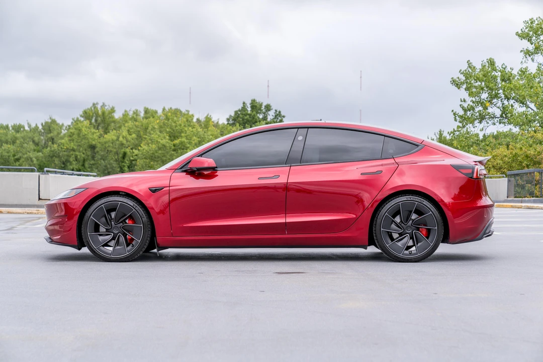 2025 Tesla Model 3 Performance - Image 10 of 31