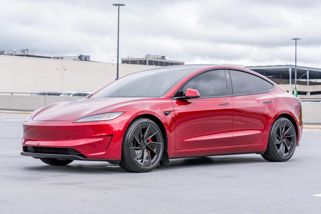 2025 Tesla Model 3 Performance - Image 9 of 31