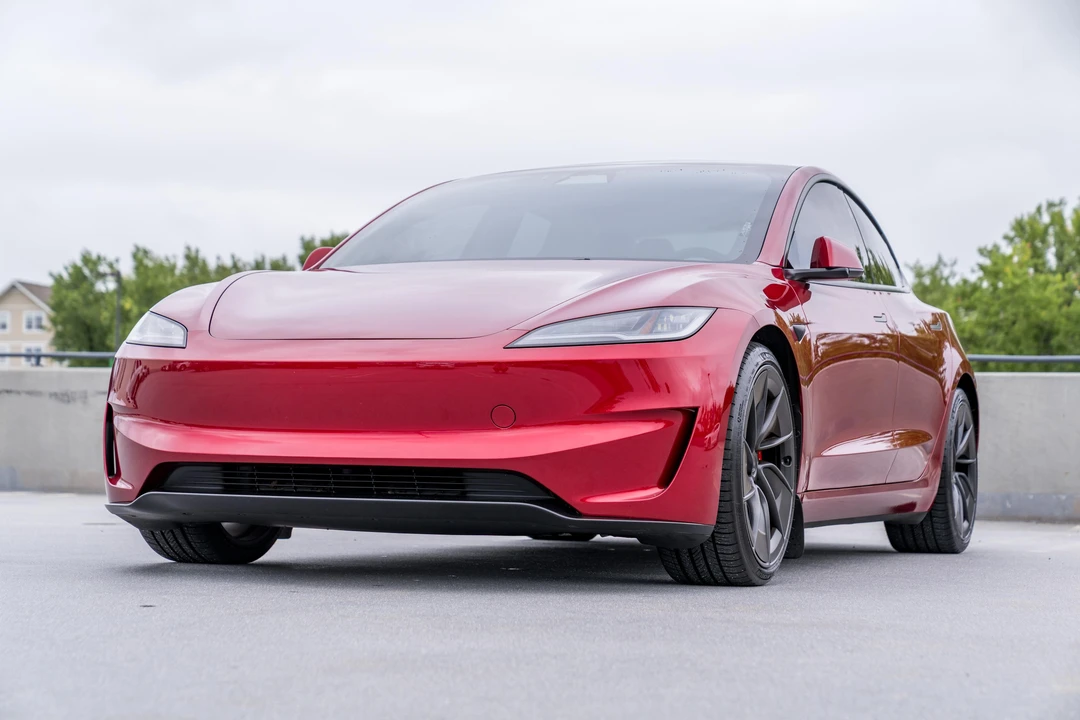 2025 Tesla Model 3 Performance - Image 8 of 31