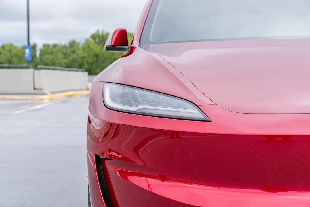 2025 Tesla Model 3 Performance - Image 15 of 31