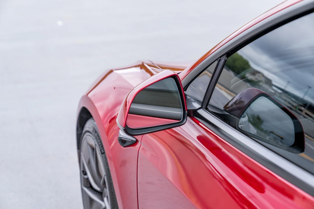 2025 Tesla Model 3 Performance - Image 23 of 31