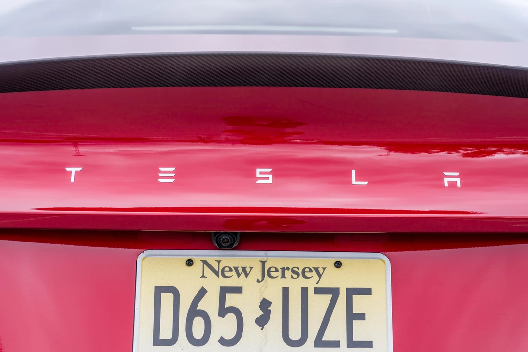 2025 Tesla Model 3 Performance - Image 30 of 31