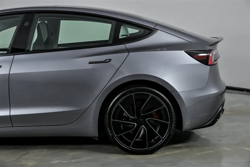 2025 Tesla Model 3 Performance - Image 9 of 21