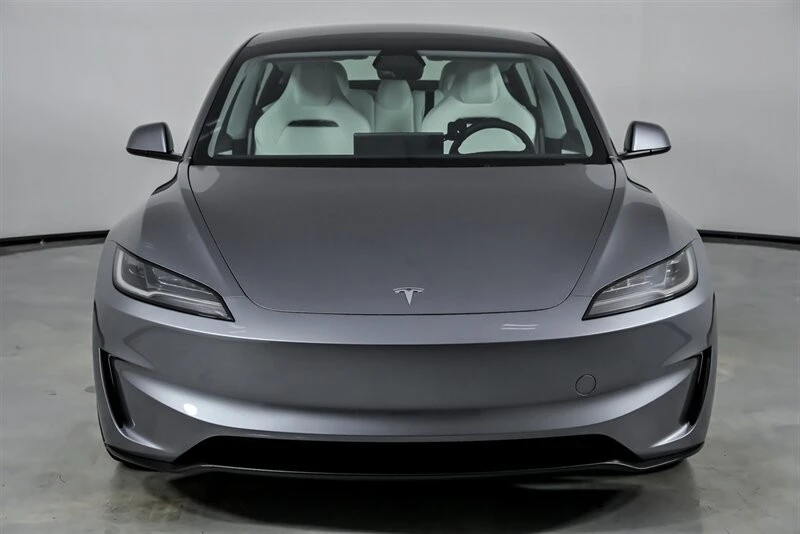 2025 Tesla Model 3 Performance - Image 5 of 21