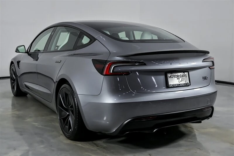 2025 Tesla Model 3 Performance - Image 10 of 21