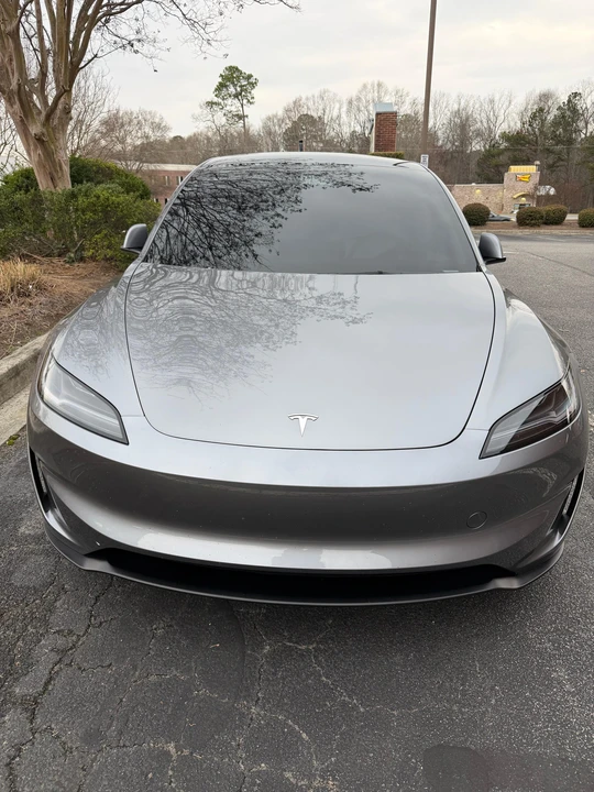 2025 Tesla Model 3 Performance - Image 11 of 31