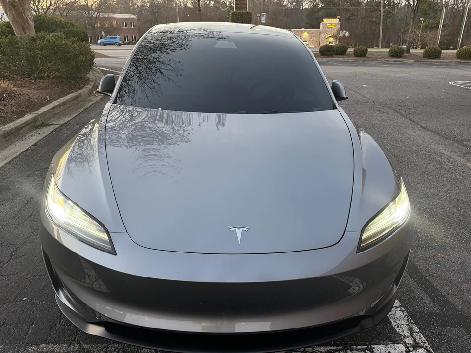 2025 Tesla Model 3 Performance - Image 6 of 31