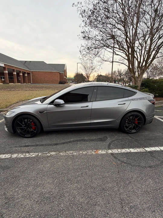2025 Tesla Model 3 Performance - Image 12 of 31