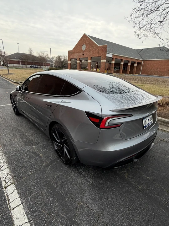 2025 Tesla Model 3 Performance - Image 13 of 31