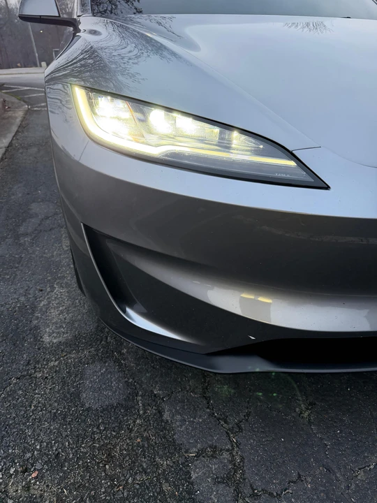 2025 Tesla Model 3 Performance - Image 18 of 31