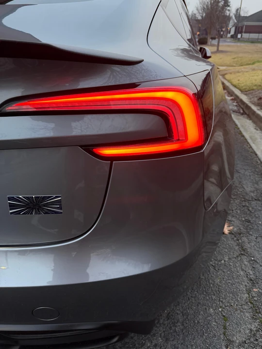 2025 Tesla Model 3 Performance - Image 22 of 31