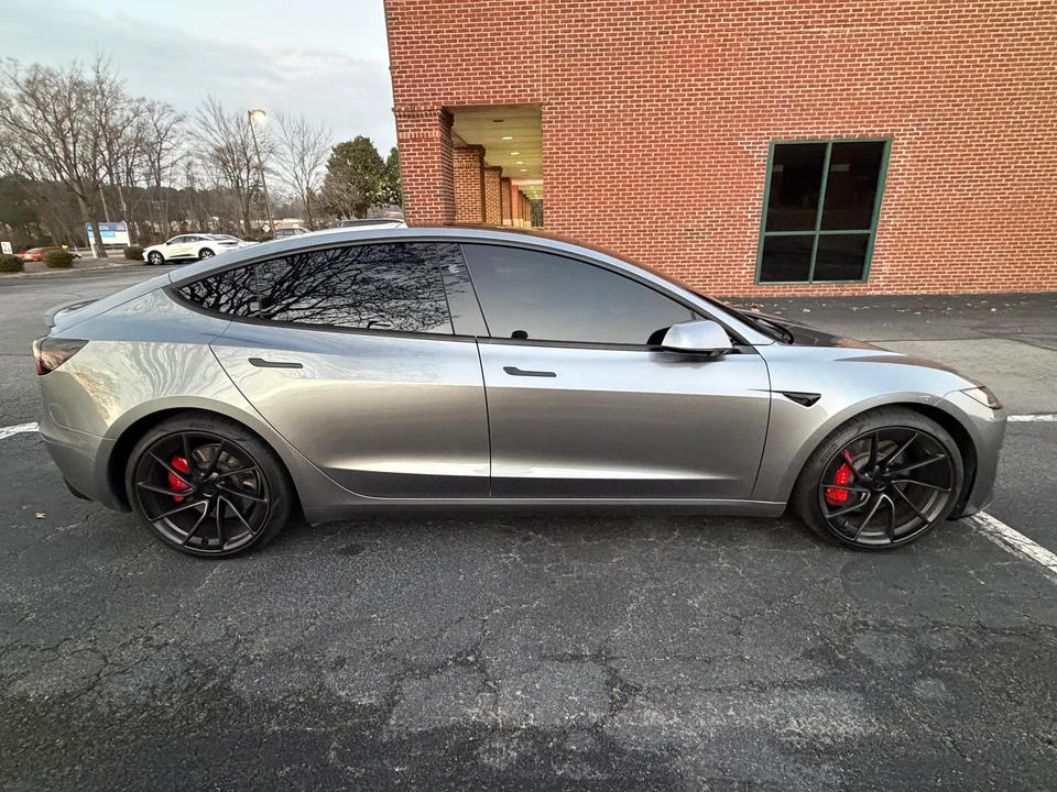 2025 Tesla Model 3 Performance - Image 10 of 31