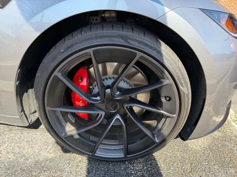 2025 Tesla Model 3 Performance - Image 28 of 31