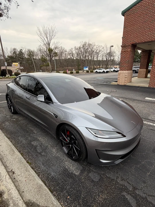 2025 Tesla Model 3 Performance - Image 17 of 31