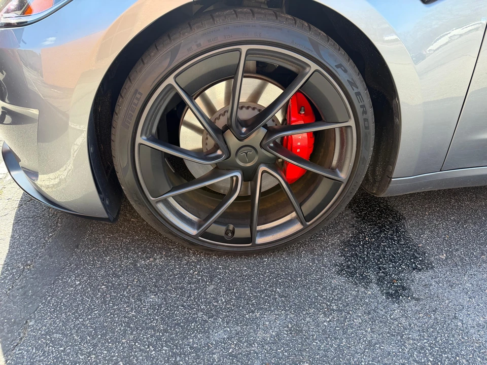 2025 Tesla Model 3 Performance - Image 27 of 31