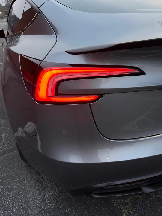 2025 Tesla Model 3 Performance - Image 21 of 31