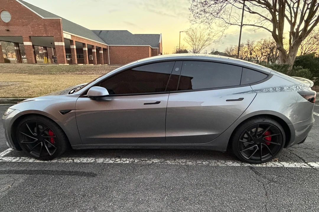 2025 Tesla Model 3 Performance - Image 3 of 31