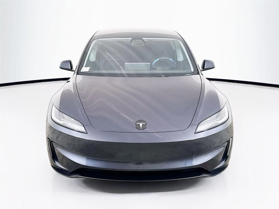 2025 Tesla Model 3 Performance - Image 8 of 18