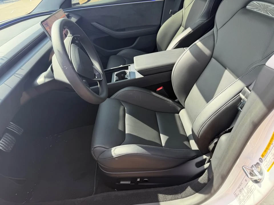 2025 Tesla Model 3 Performance - Image 2 of 9