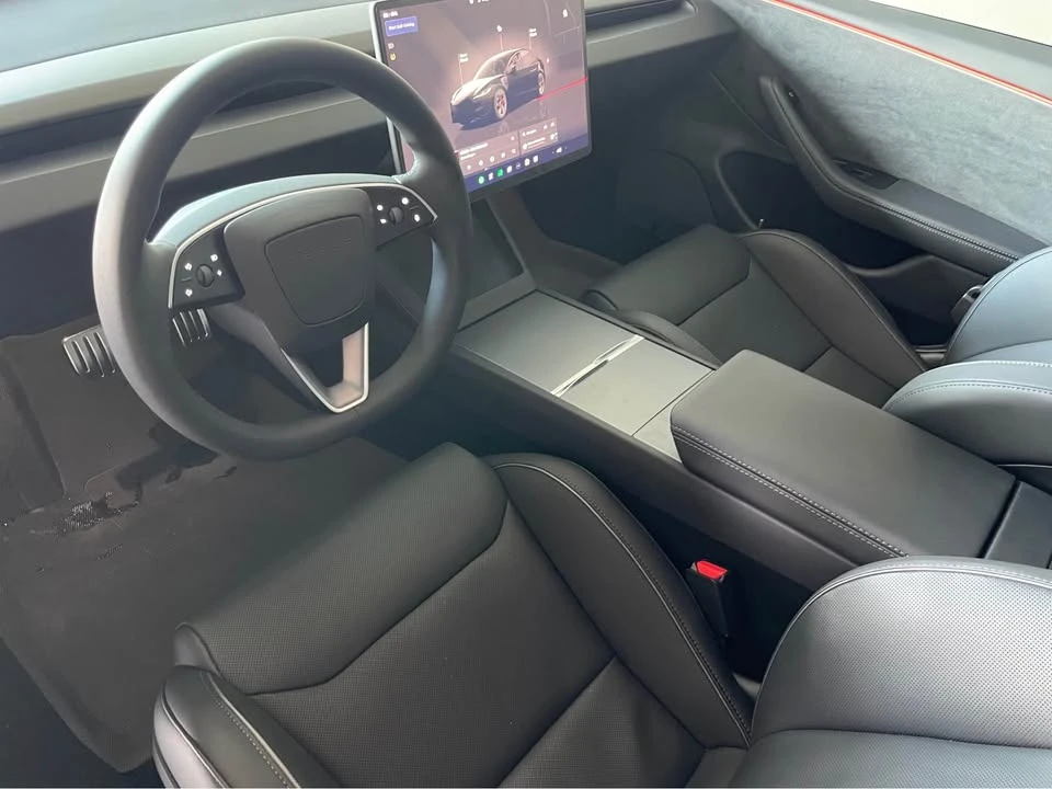2025 Tesla Model 3 Performance - Image 8 of 10