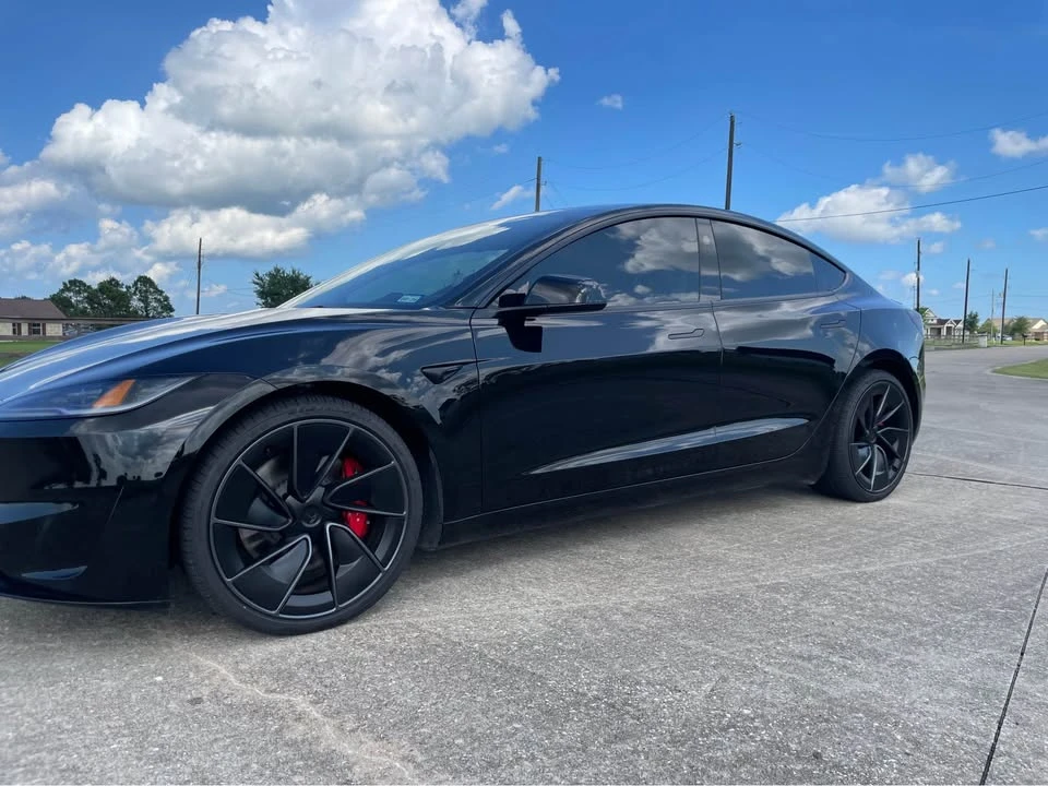 2025 Tesla Model 3 Performance - Image 3 of 10