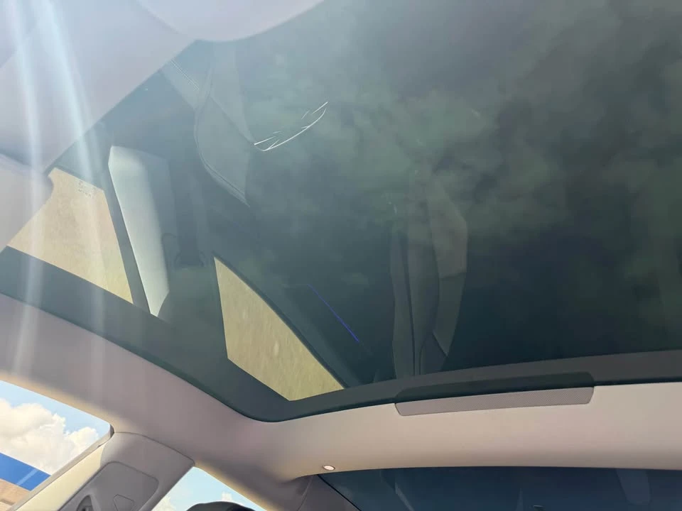 2025 Tesla Model 3 Performance - Image 4 of 9