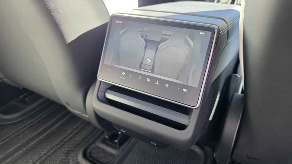 2025 Tesla Model 3 Performance - Image 13 of 21