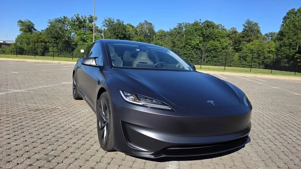 2025 Tesla Model 3 Performance - Image 2 of 21