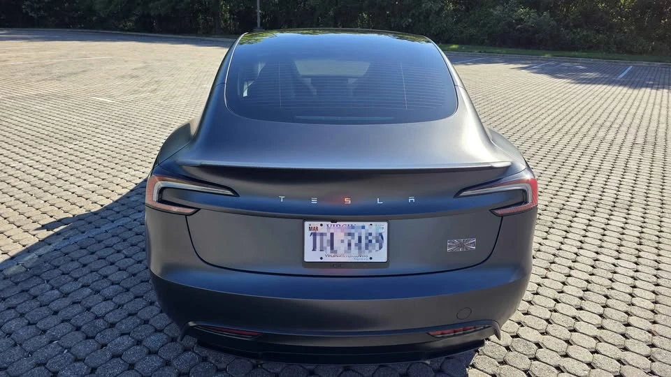 2025 Tesla Model 3 Performance - Image 8 of 21