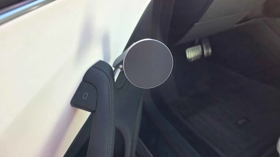 2025 Tesla Model 3 Performance - Image 19 of 21